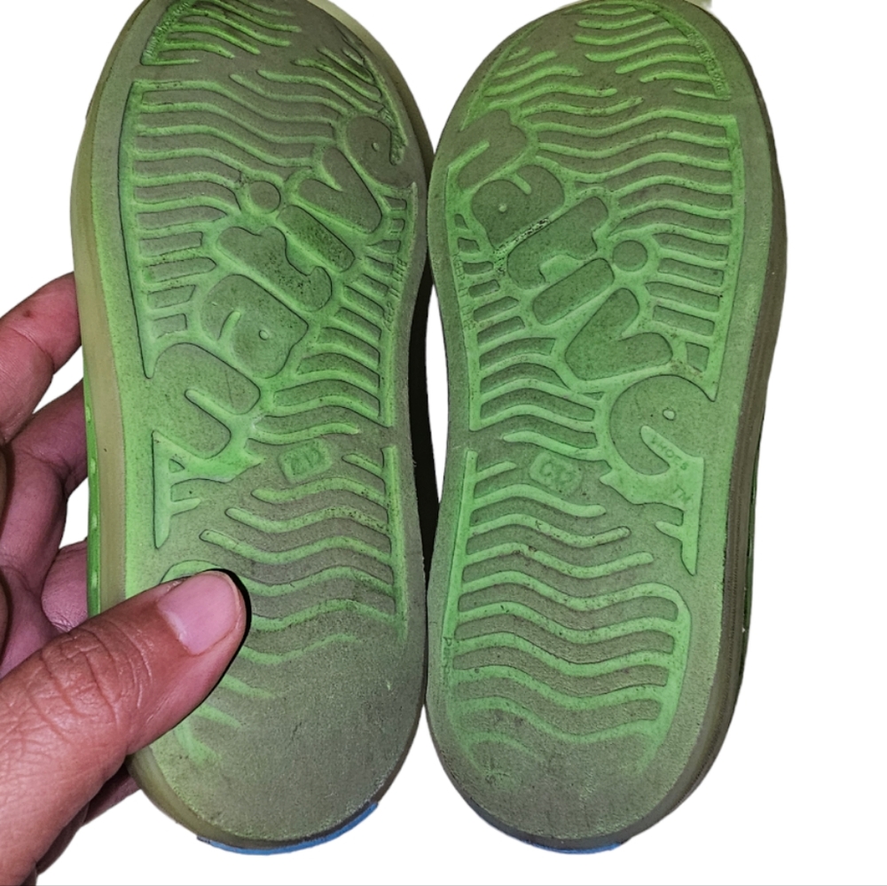 Native Shoes - Picture 4 of 7